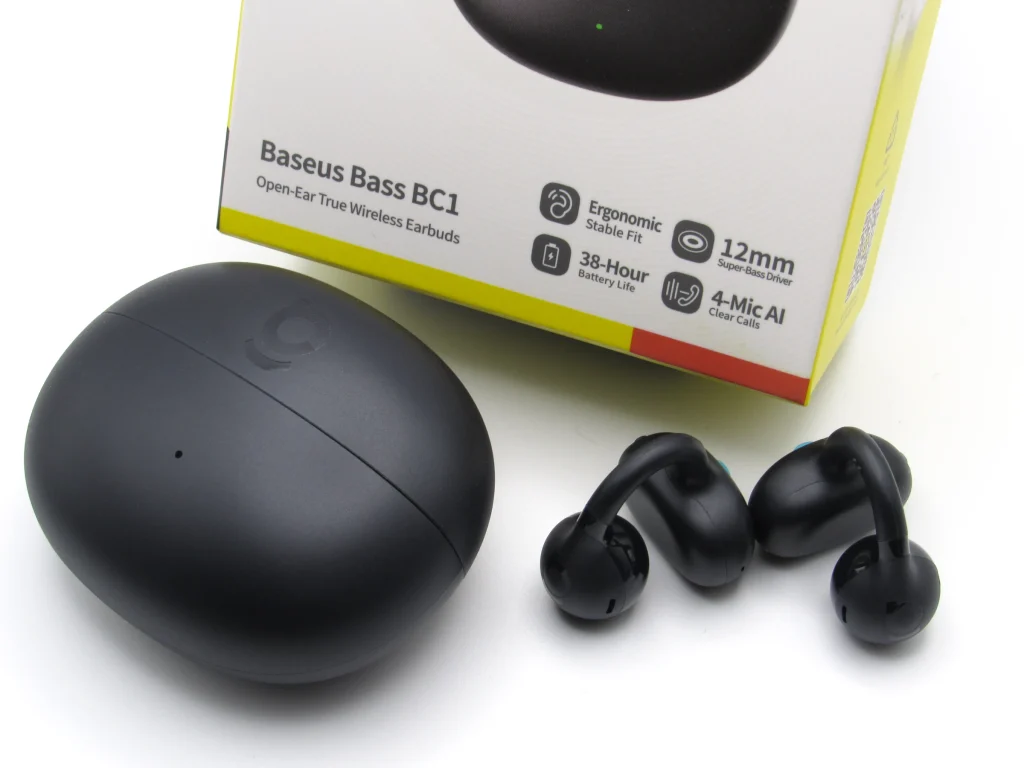 Baseus BC1本体とケース、外箱